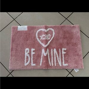 Rae Dunn Valentines BE MINE Plush Pink Bath Mat - NEW